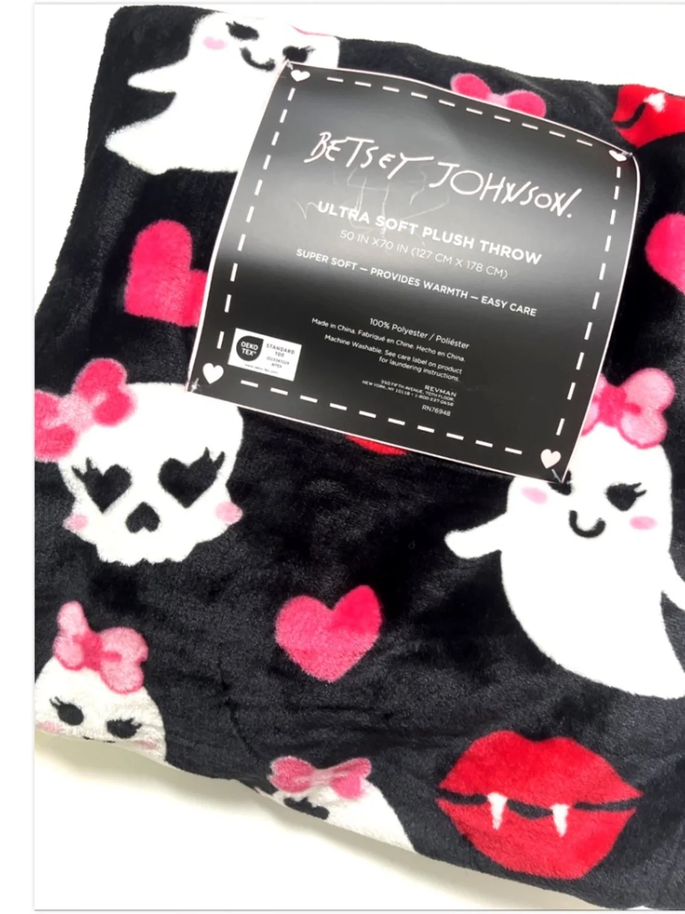 Betsey Johnson Halloween Plush Throw Blanket Ghost Skull Vampire 50x70 NEW